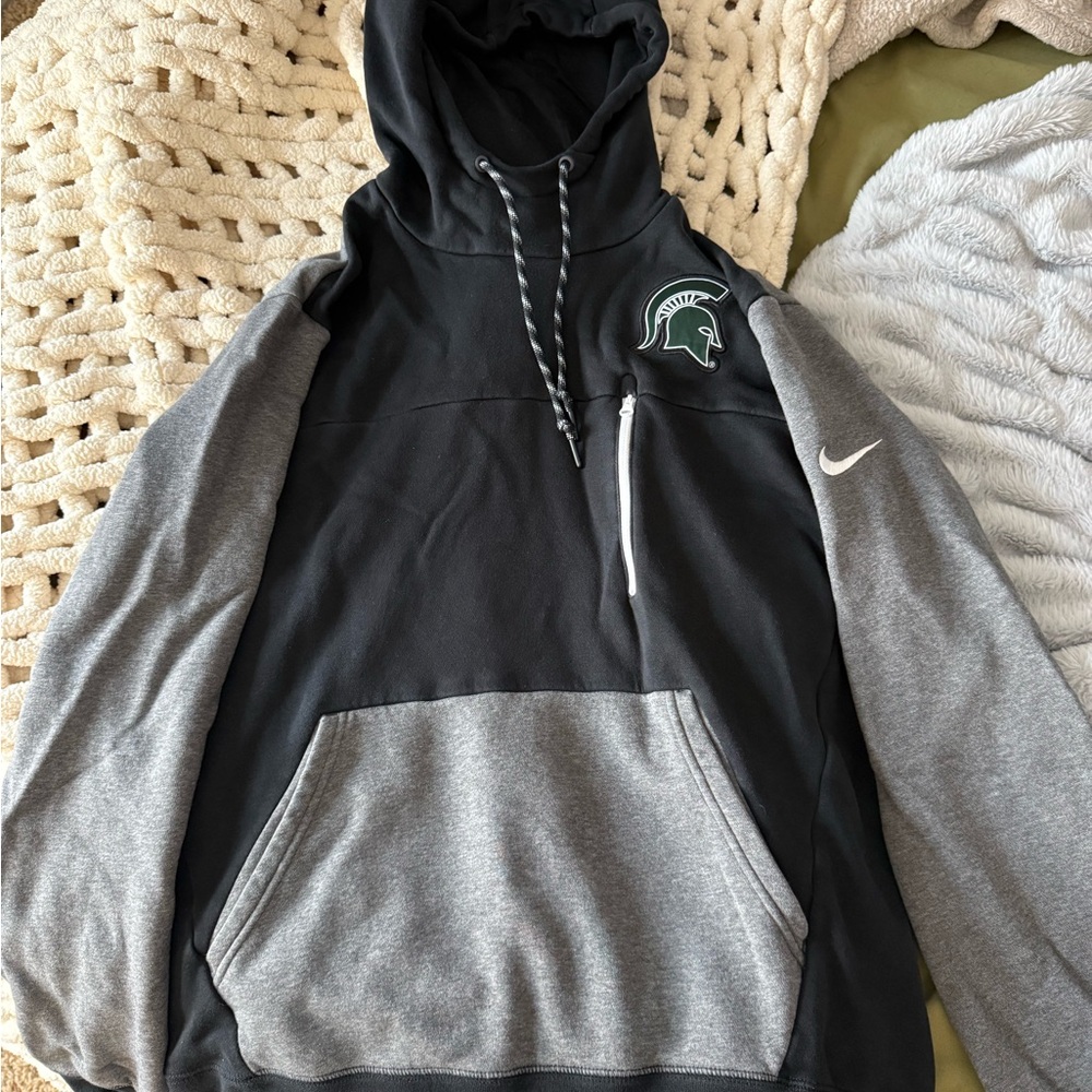 Nike Men's Black and Gray Hoodie with Logo